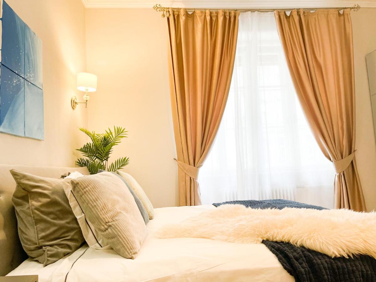 Downtown Deak-Ferris Wheel Luxury Home Будапеща Екстериор снимка